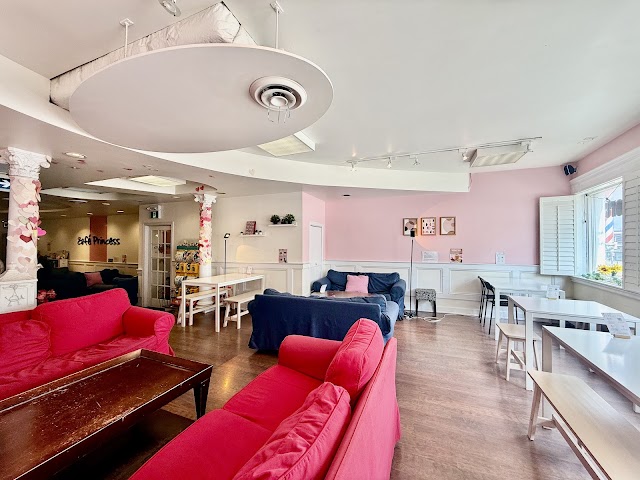 Café Princess on BTS Boulevard, Yonge St, North York