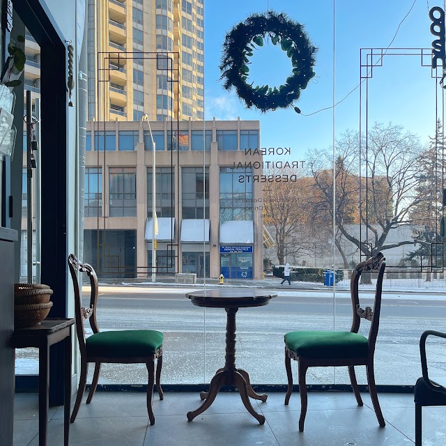 LUNA BAKERY on BTS Boulevard, Yonge St, North York